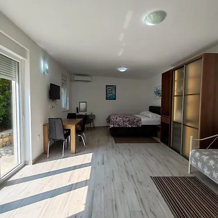 Penzion Faveria Amphitheater With Free Parking Pula