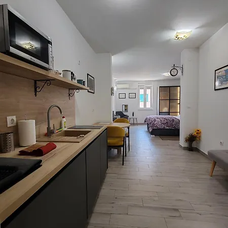 Gæstehus Faveria Amphitheater With Free Parking Pula