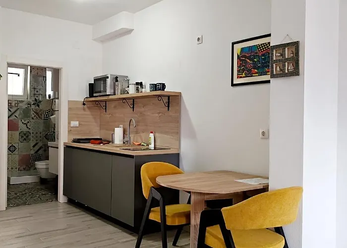 Faveria Amphitheater With Free Parking Guest house